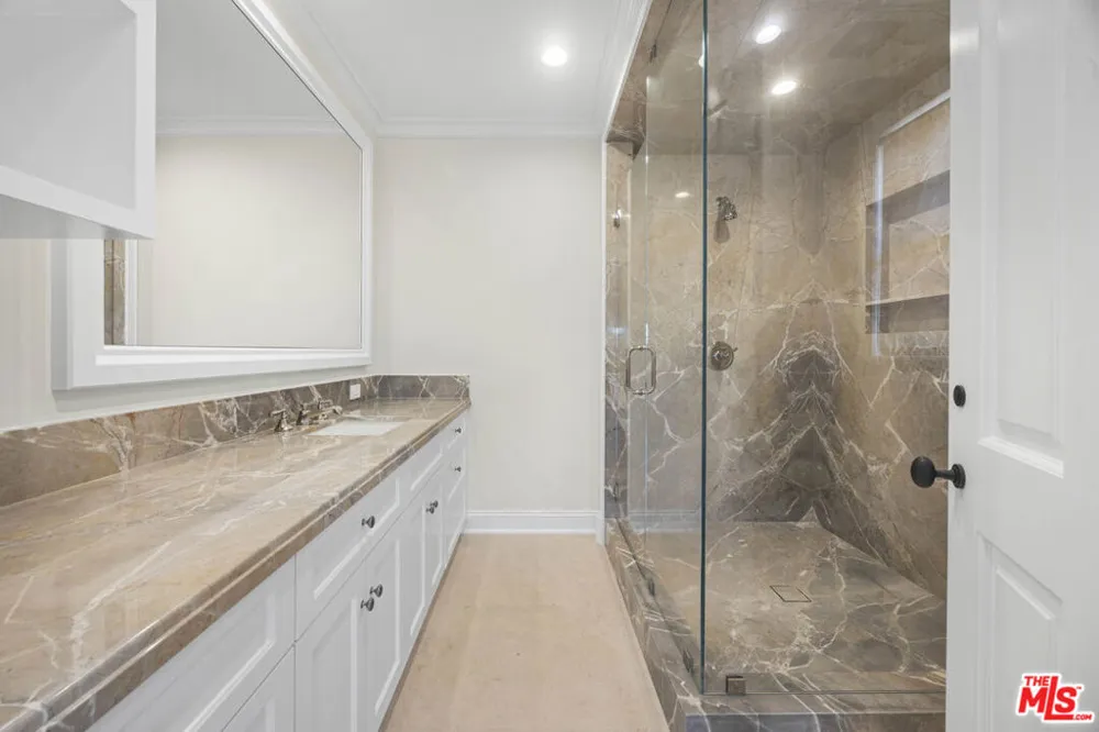 1011 Fiske Street Pacific Palisades, CA 90272