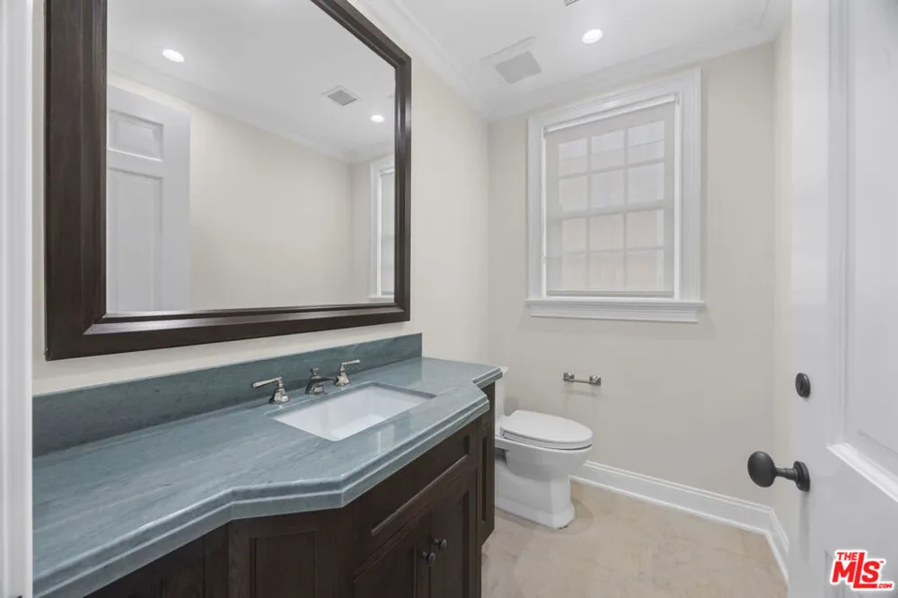 1011 Fiske Street Pacific Palisades, CA 90272