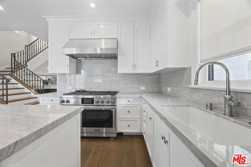 1011 Fiske Street Pacific Palisades, CA 90272