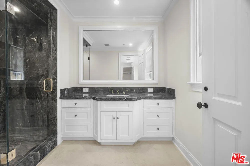 1011 Fiske Street Pacific Palisades, CA 90272