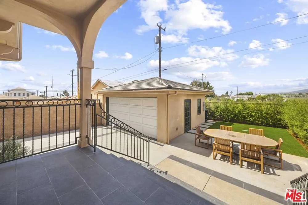 1011 Fiske Street Pacific Palisades, CA 90272