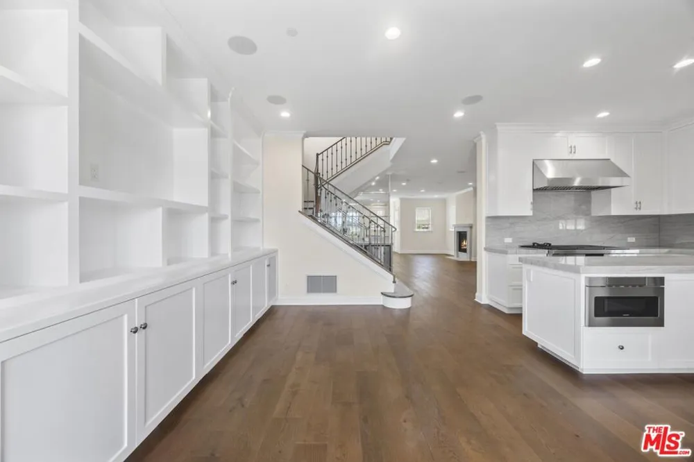 1011 Fiske Street Pacific Palisades, CA 90272