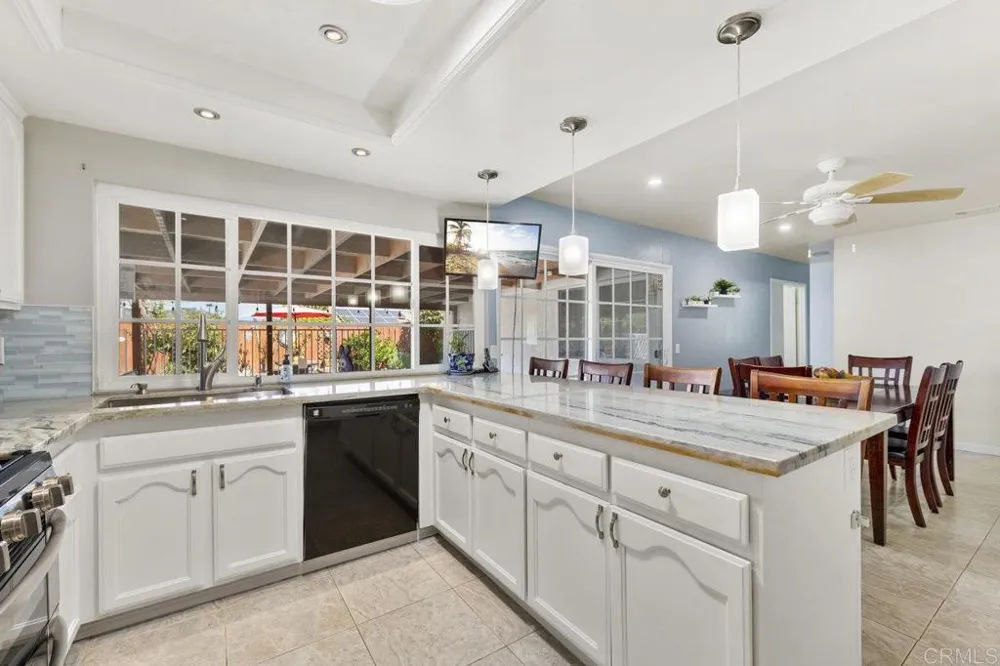 1544 Knob Hill Road San Marcos, CA 92069