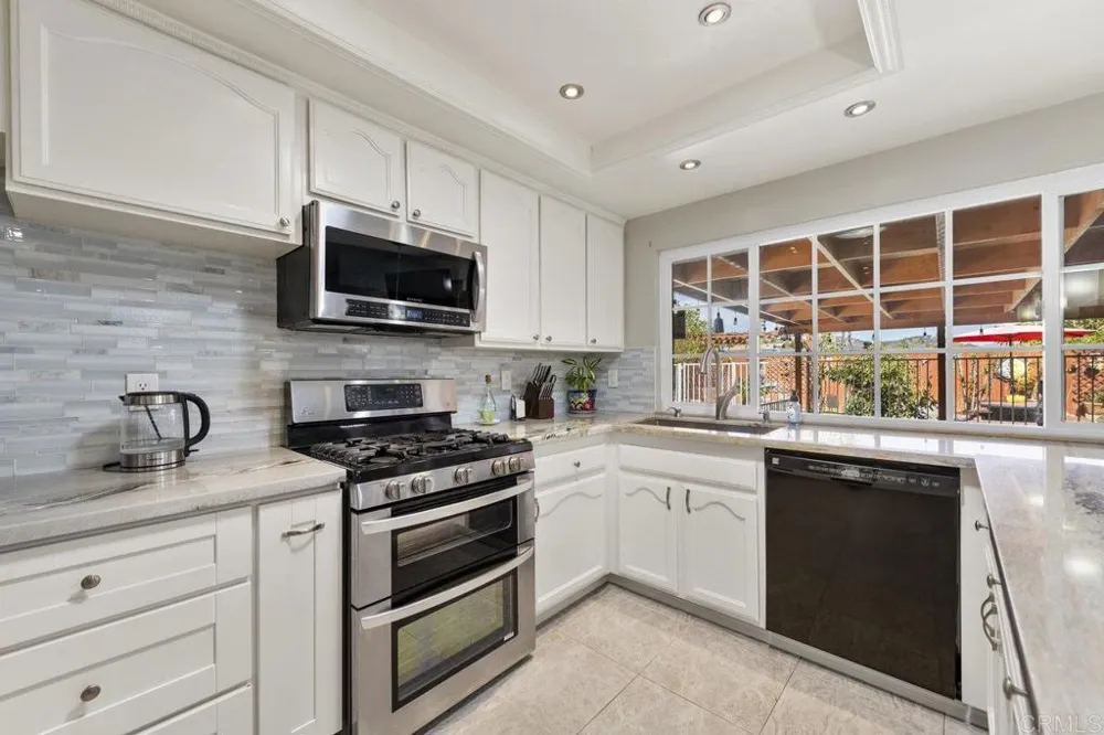 1544 Knob Hill Road San Marcos, CA 92069