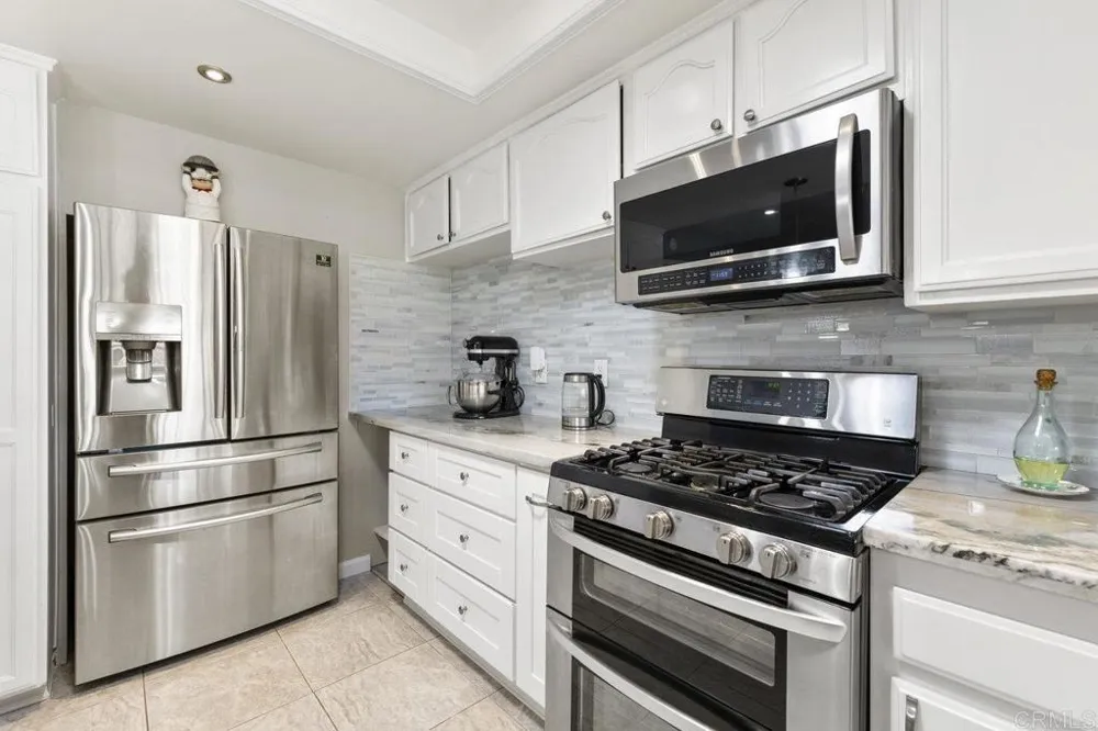 1544 Knob Hill Road San Marcos, CA 92069