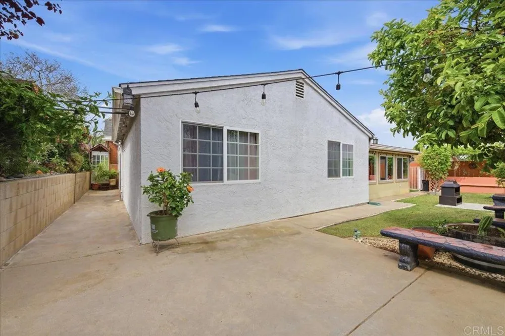 1544 Knob Hill Road San Marcos, CA 92069