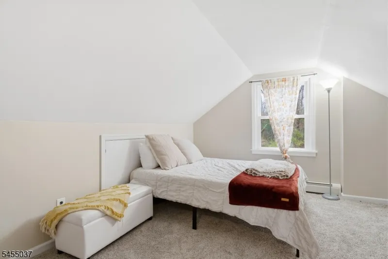 131 Crusher Rd Hopewell, NJ 08525