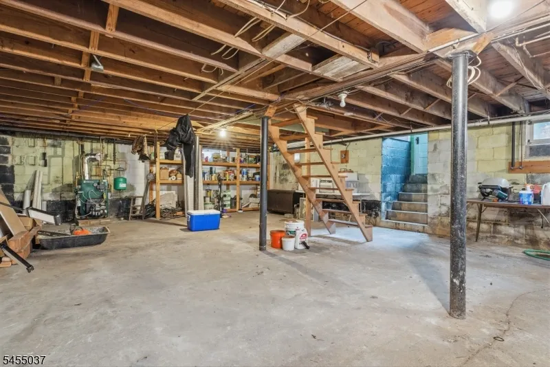 131 Crusher Rd Hopewell, NJ 08525