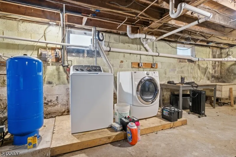 131 Crusher Rd Hopewell, NJ 08525