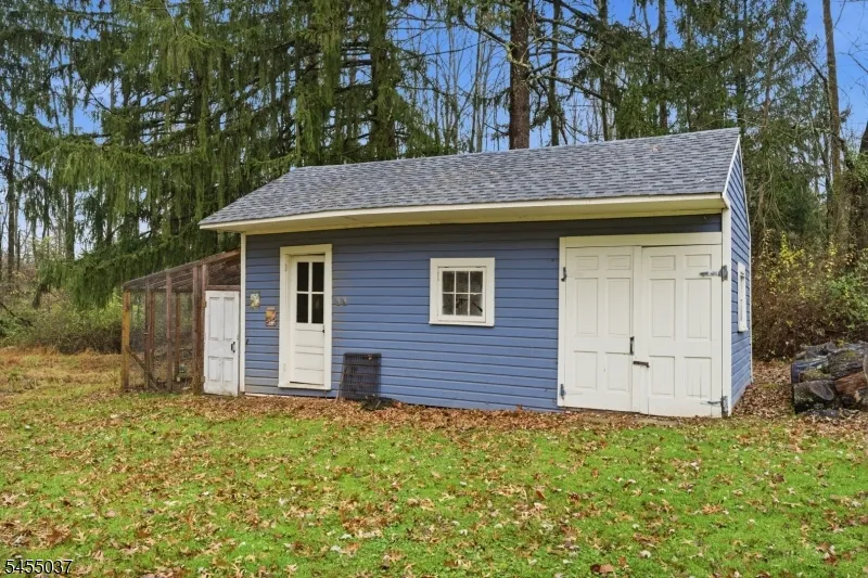 131 Crusher Rd Hopewell, NJ 08525
