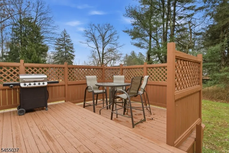 131 Crusher Rd Hopewell, NJ 08525
