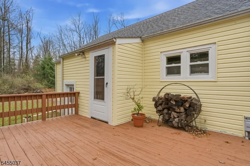 131 Crusher Rd Hopewell, NJ 08525