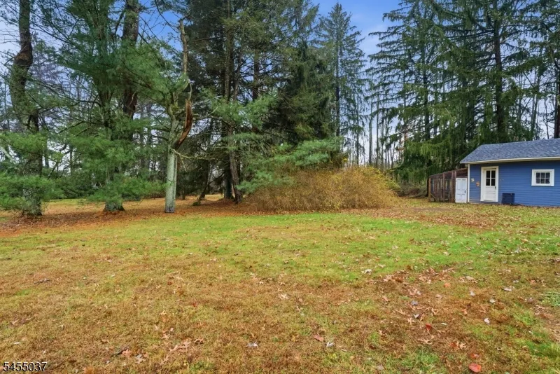 131 Crusher Rd Hopewell, NJ 08525