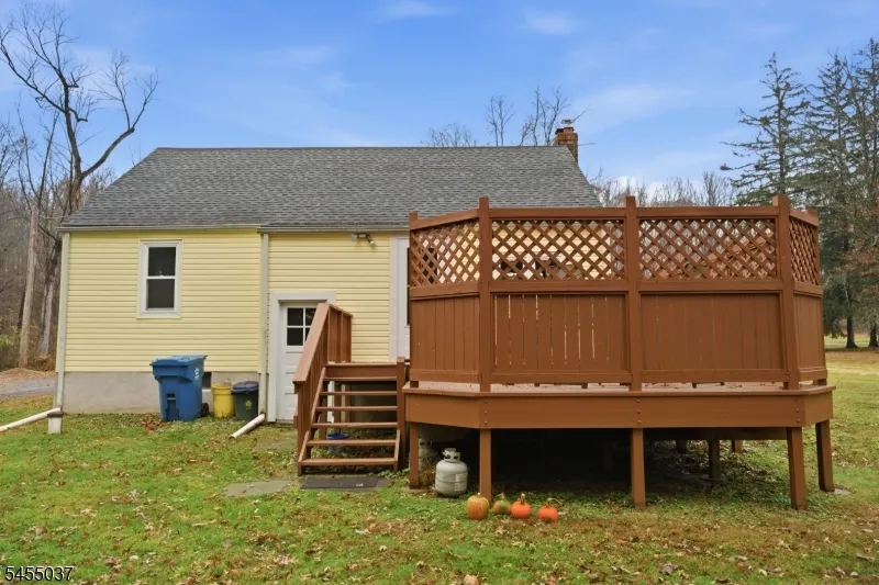 131 Crusher Rd Hopewell, NJ 08525