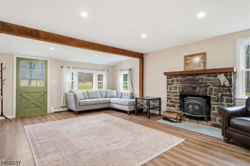 131 Crusher Rd Hopewell, NJ 08525