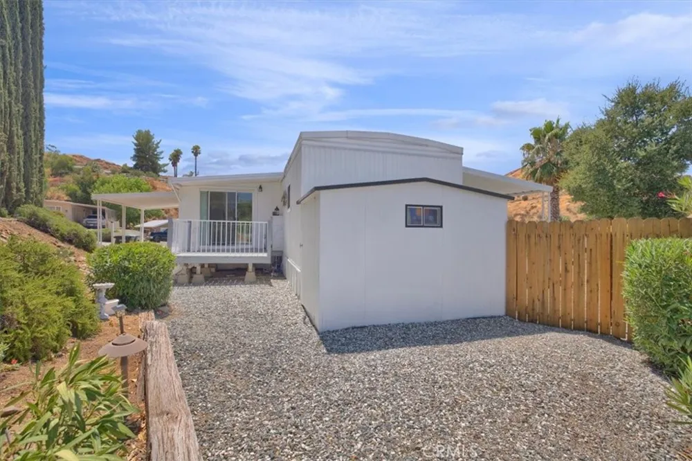22780 Skylink Canyon Lake, CA 92587