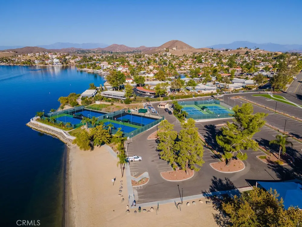 22780 Skylink Canyon Lake, CA 92587