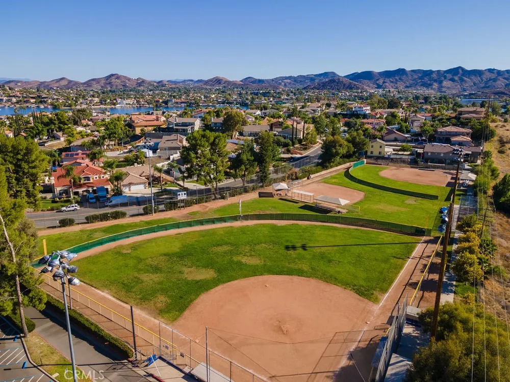 22780 Skylink Canyon Lake, CA 92587