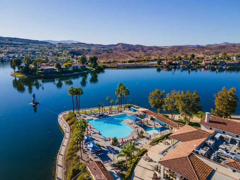 22780 Skylink Canyon Lake, CA 92587