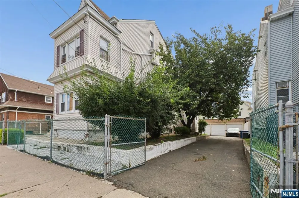 441-443 E 27th Street 2 Paterson, NJ 07514