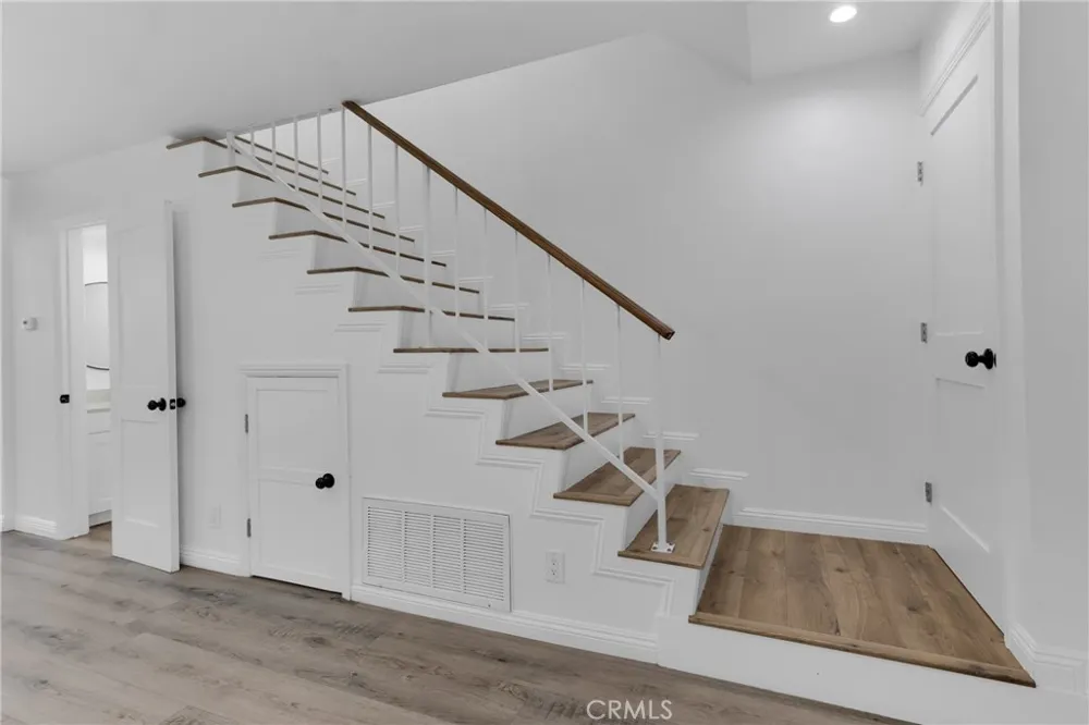 9555 Sepulveda #5 North Hills, CA 91343