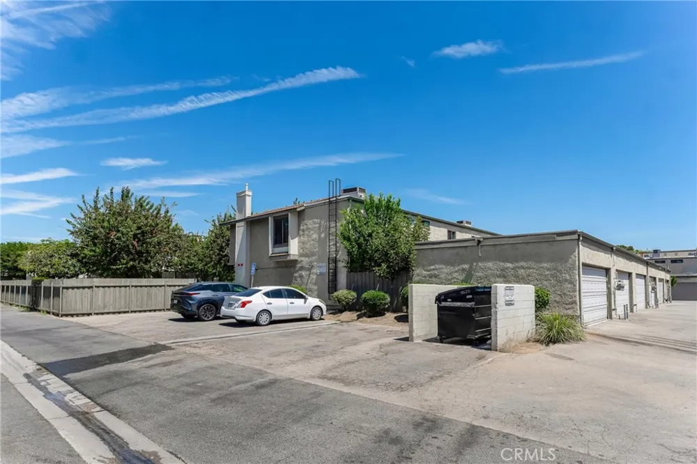 9555 Sepulveda #5 North Hills, CA 91343