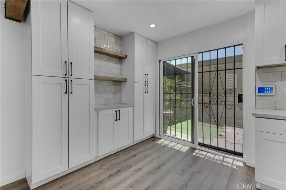 9555 Sepulveda #5 North Hills, CA 91343