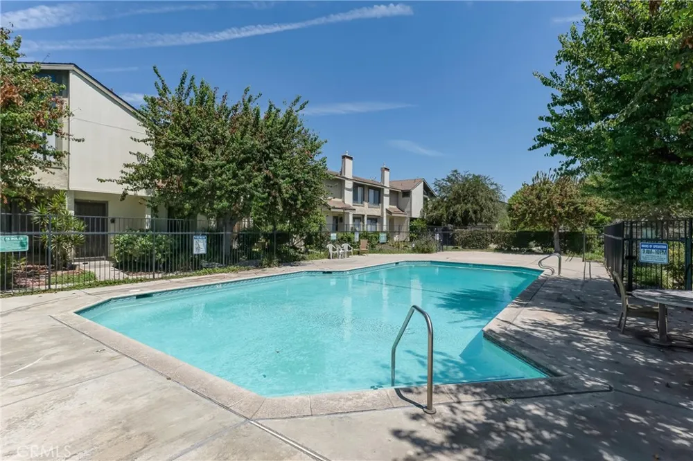 9555 Sepulveda #5 North Hills, CA 91343