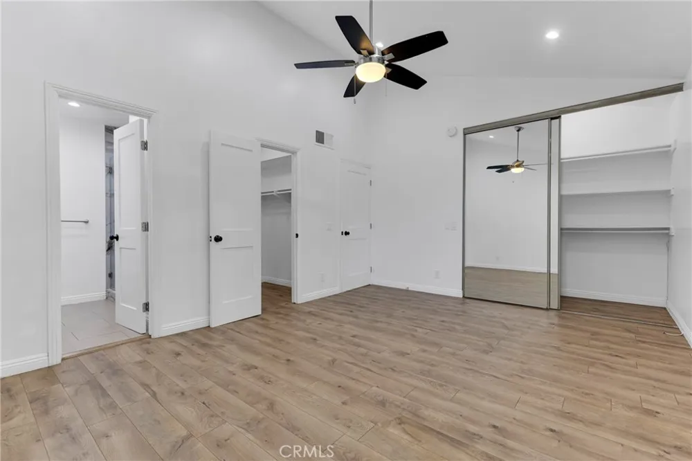 9555 Sepulveda #5 North Hills, CA 91343