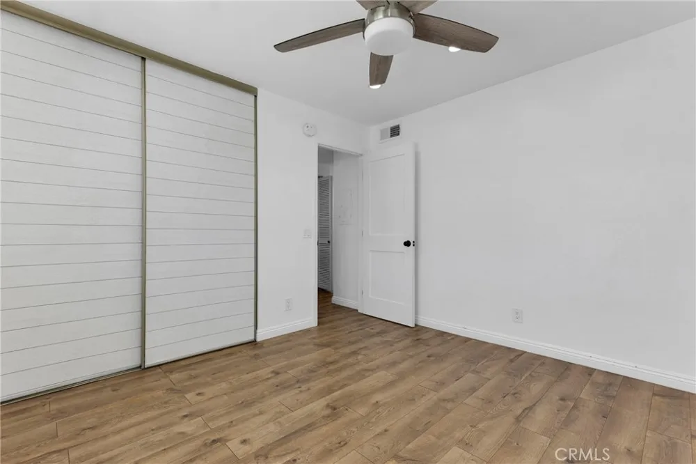 9555 Sepulveda #5 North Hills, CA 91343