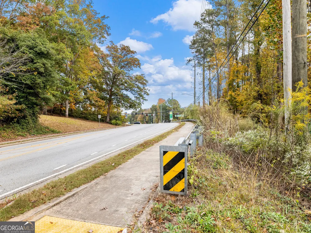 2773 River RD Ellenwood, GA 30294