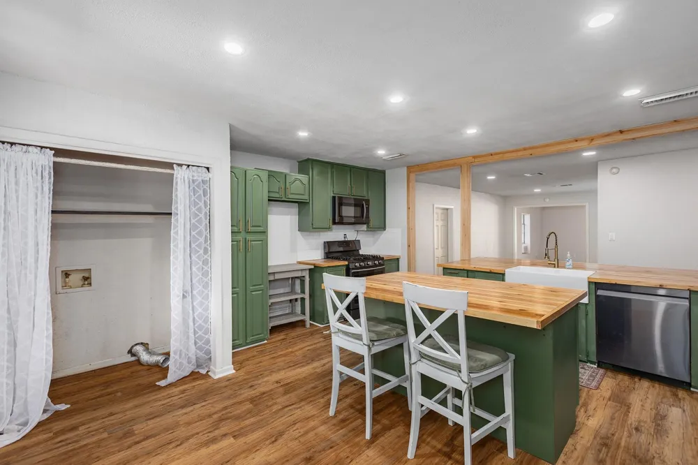 1909 Reese Street Liberty, TX 77575