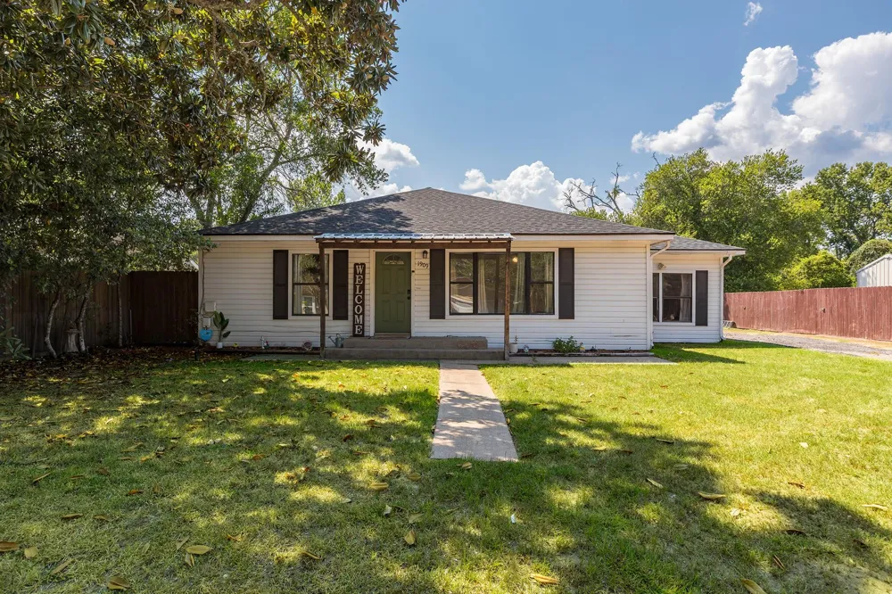 1909 Reese Street Liberty, TX 77575