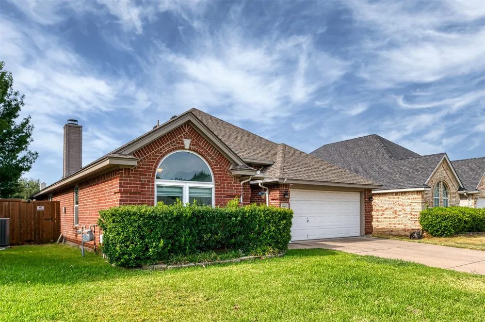 9094 Saranac Trail Fort Worth, TX 76118