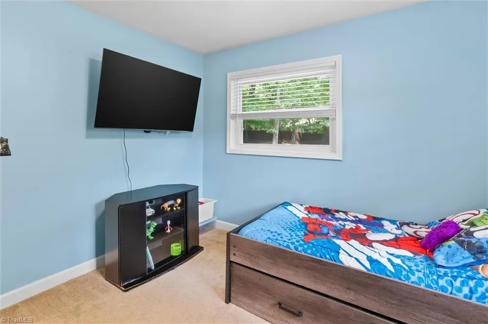 521 Dogwood Circle High Point, NC 27260