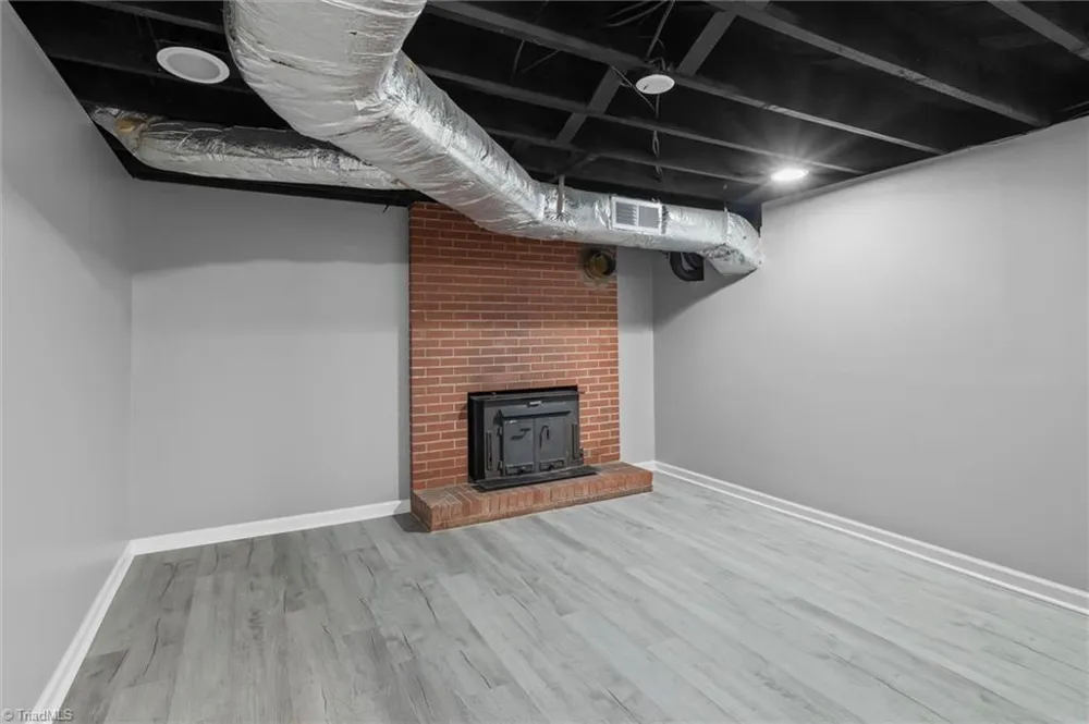 521 Dogwood Circle High Point, NC 27260