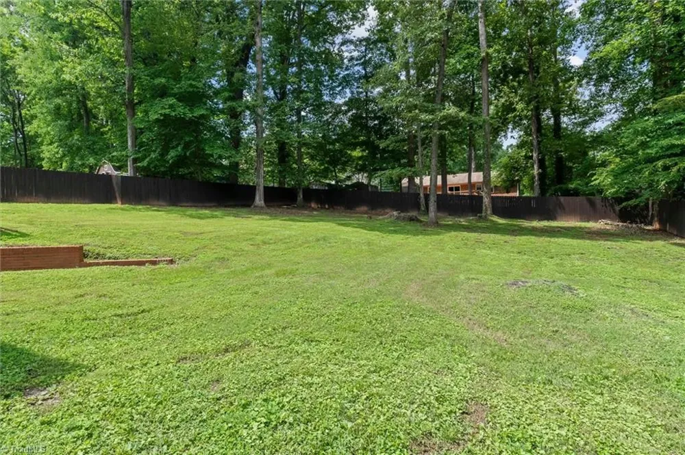 521 Dogwood Circle High Point, NC 27260