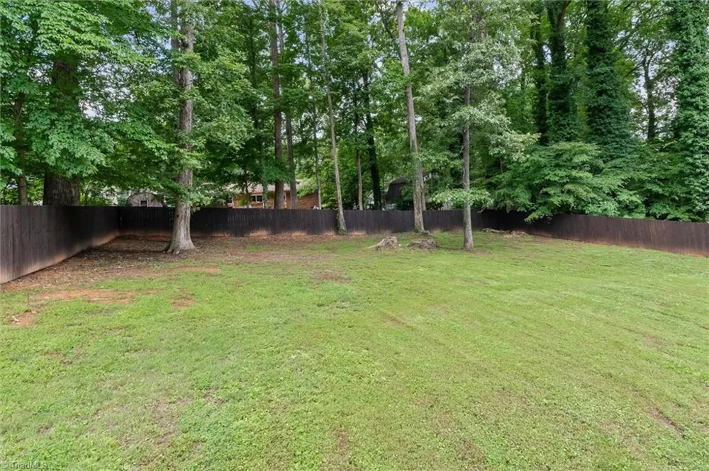 521 Dogwood Circle High Point, NC 27260