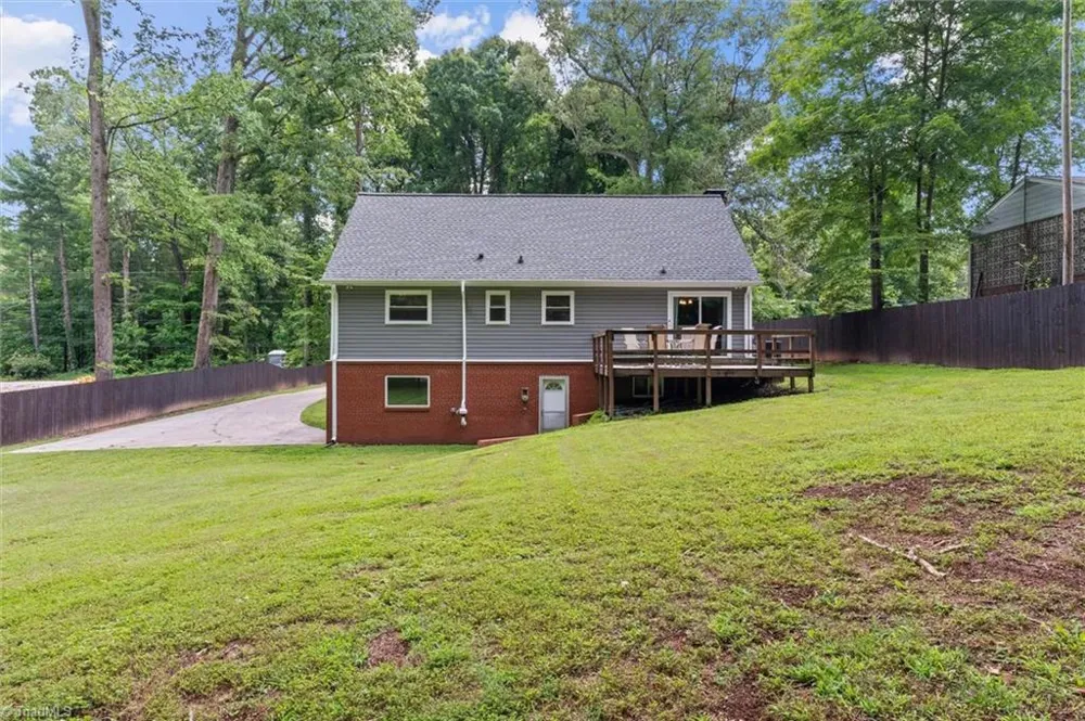 521 Dogwood Circle High Point, NC 27260