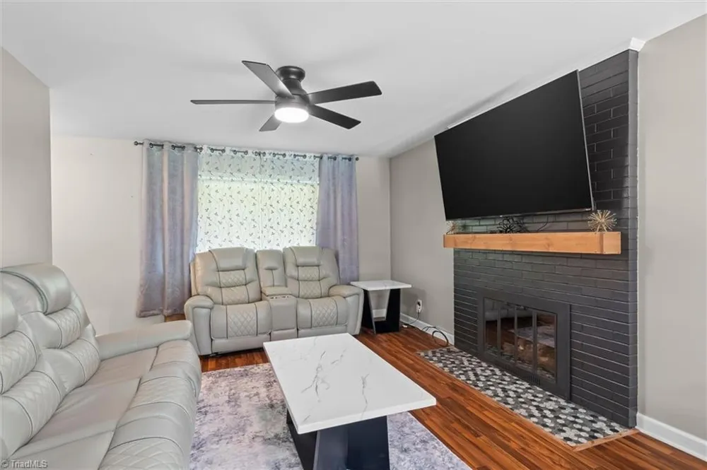 521 Dogwood Circle High Point, NC 27260