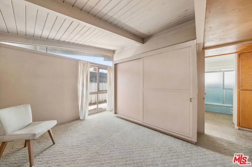 3208 Studebaker Road Long Beach, CA 90808
