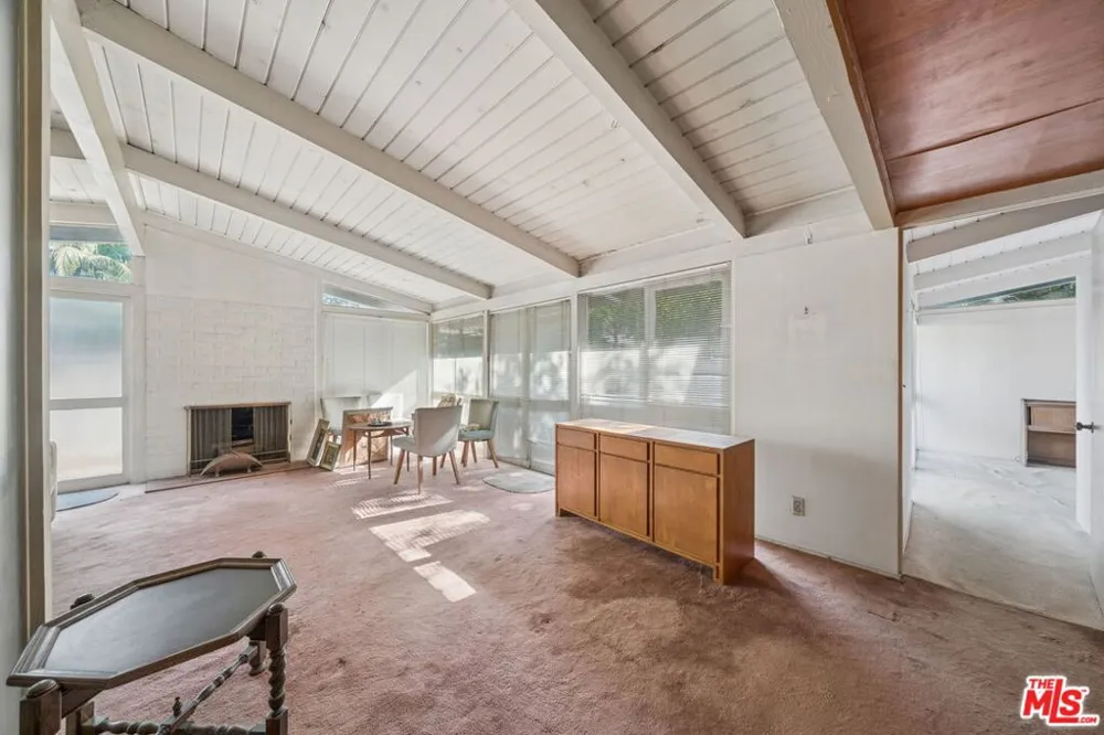 3208 Studebaker Road Long Beach, CA 90808