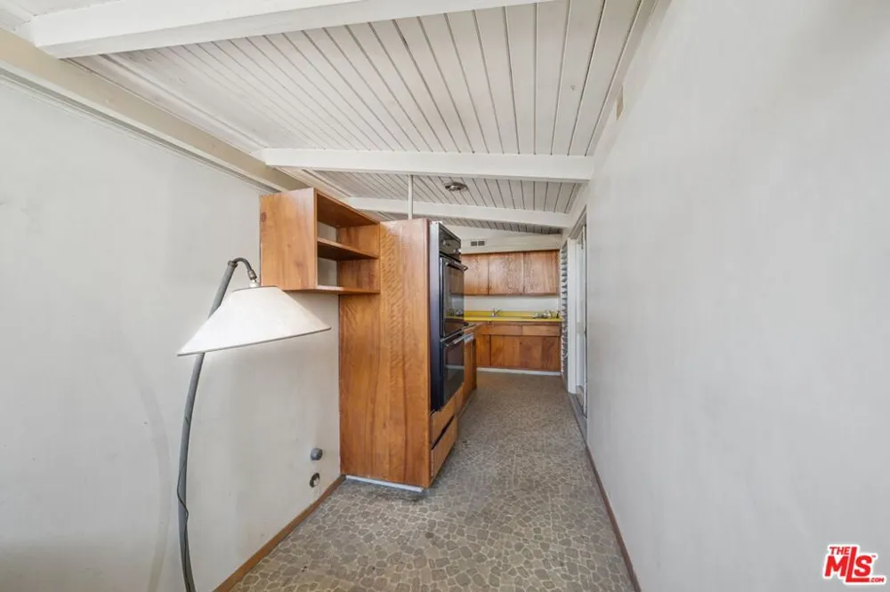 3208 Studebaker Road Long Beach, CA 90808