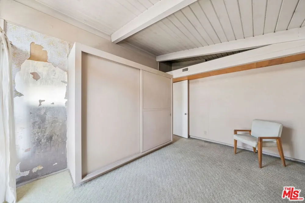 3208 Studebaker Road Long Beach, CA 90808
