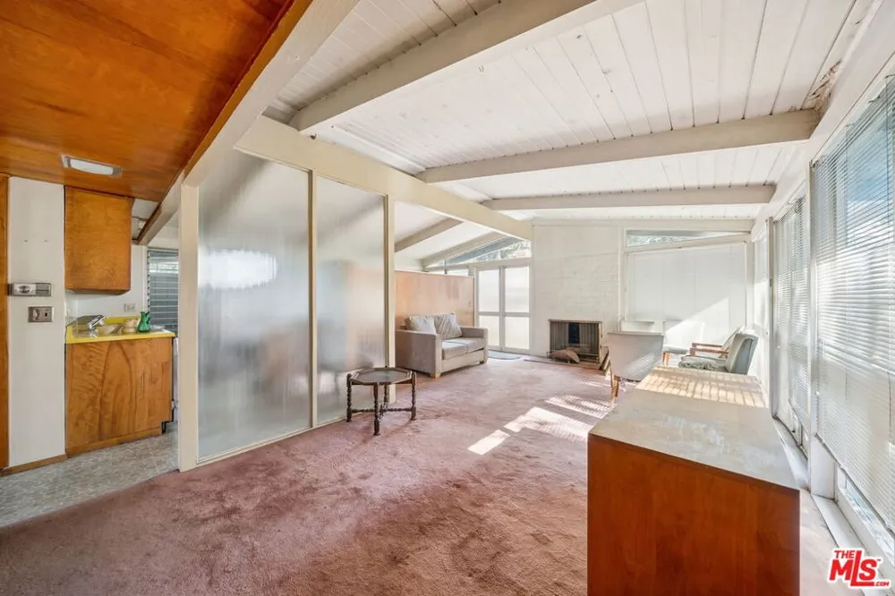 3208 Studebaker Road Long Beach, CA 90808