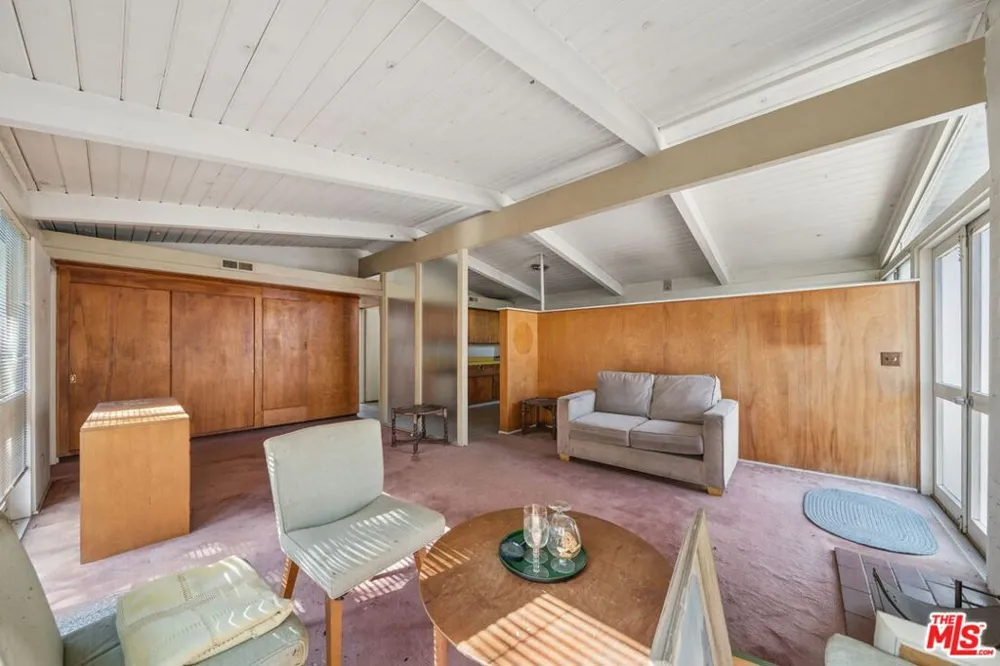 3208 Studebaker Road Long Beach, CA 90808