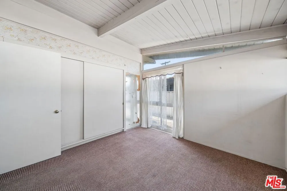 3208 Studebaker Road Long Beach, CA 90808