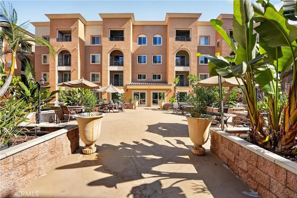 11 S 3rd Alhambra, CA 91801