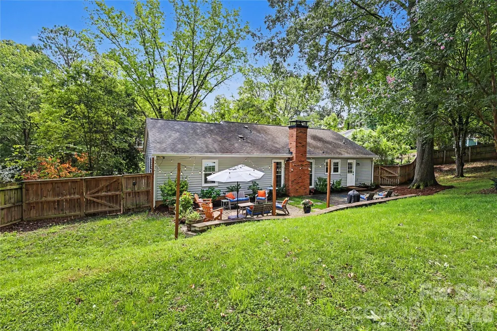 2701 Creekbed Lane Charlotte, NC 28210