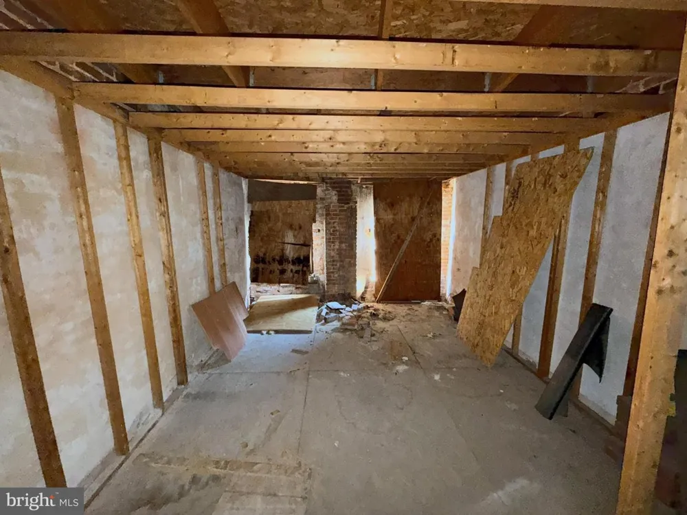 1909 FREDERICK AVENUE Baltimore, MD 21223